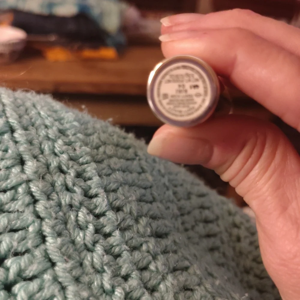 Fenty Gold Liquid Lip In Riri - Picture 2 of 2